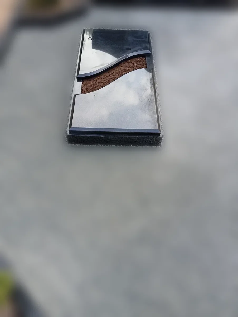 Liela izmēra granīta piemineklis Latvijā — Granīta Dizains