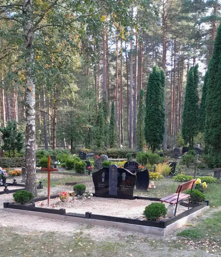 Granīta plāksnes kapu labiekārtošanai Latvijā — Granīta Dizains