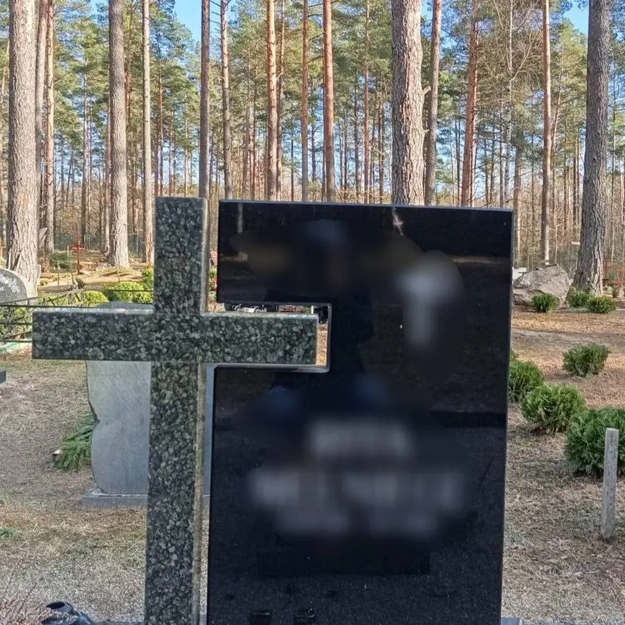 Kapu virsma ar granīta plāksnēm — kapu labiekārtošana Latvijā